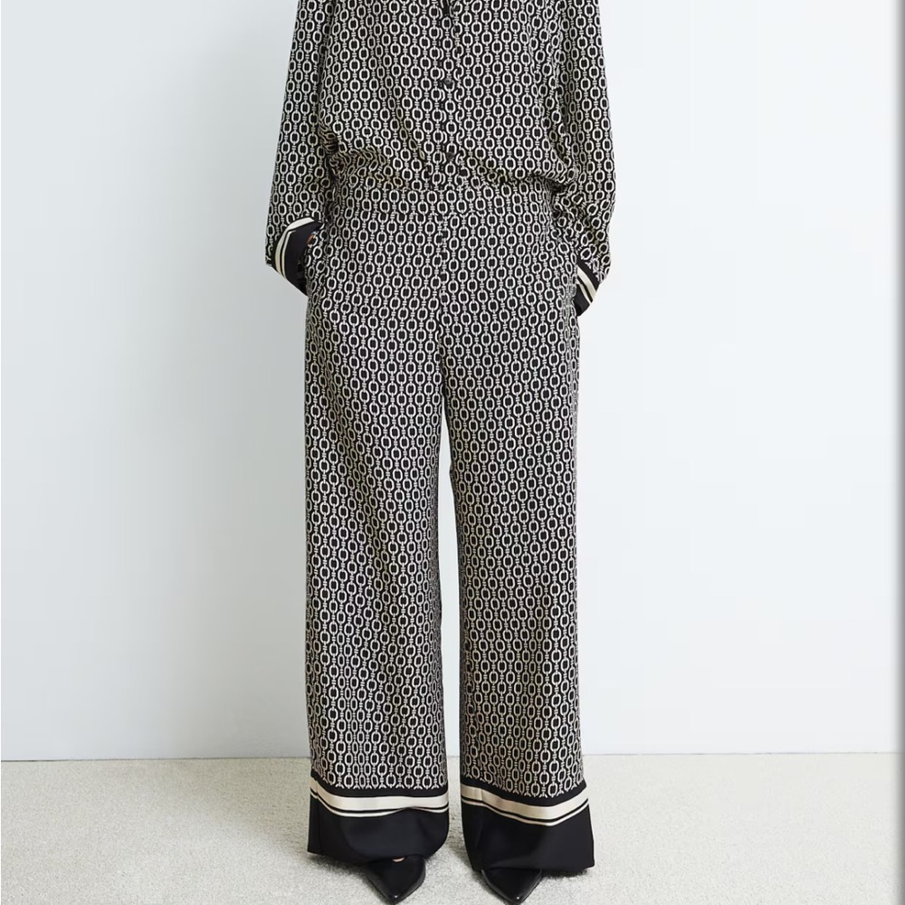 H&M Black and Cream Geometric Wide Leg Pants